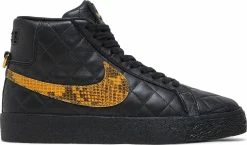 Nike SB Zoom Blazer Mid QS "SUPREME/BLACK"